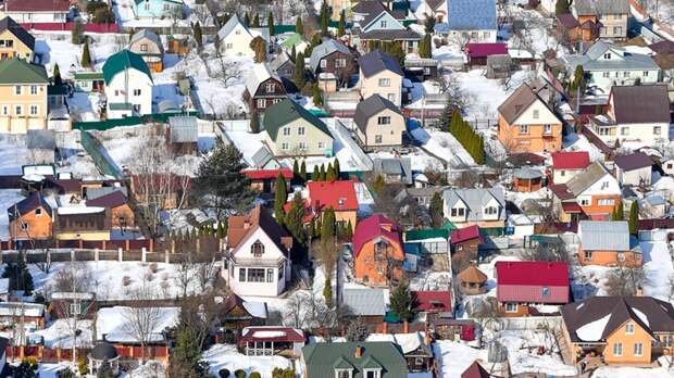 В Госдуме объяснили стремление молодых семей перебраться из города на дачу