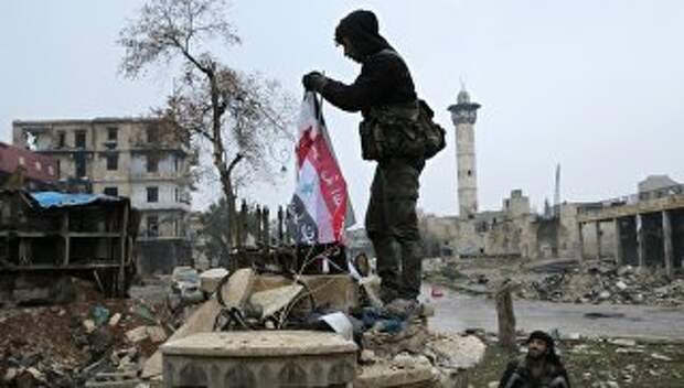 Военнослужащие в освобожденном квартале восточного Алеппо