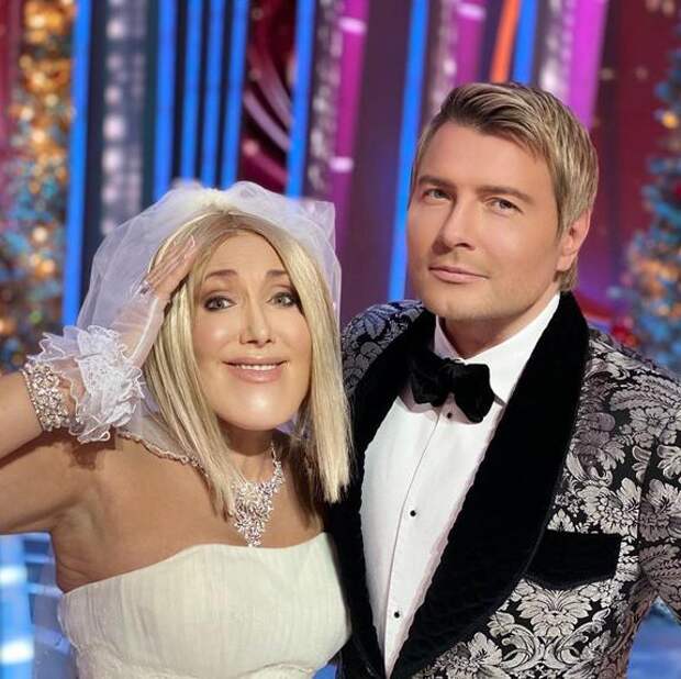 В новогоднюю ночь Елена Воробей перевоплотится в Ксению Собчак. Совсем не похожа, уверены поклонники