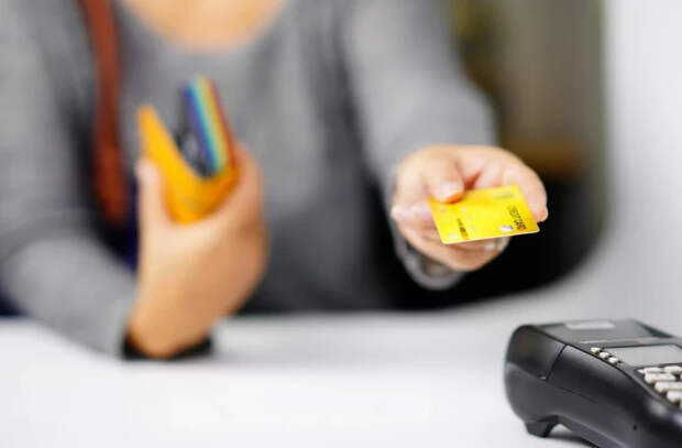 Отказ от наличных денег вызывает споры в Швейцарии