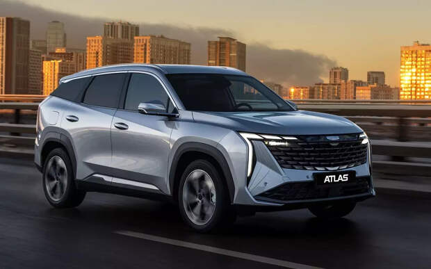 На рынок РФ вернули популярную версию кроссовера Geely Atlas