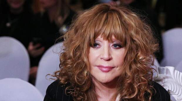 Психиатр Шнуров сравнил Пугачеву со "свадебным генералом" после новых фото