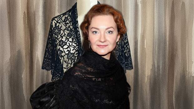 «Мы живем на раскаленных углях»: 50-летняя Анна Дюкова рассказала о браке с Ильей Шакуновым, ревности и «платонических романах»