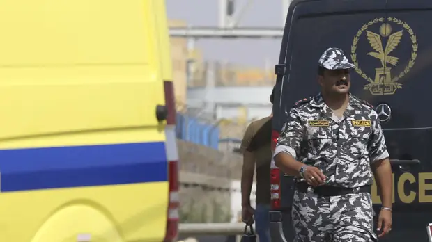 При сходе поезда с рельсов в Египте пострадали 15 человек