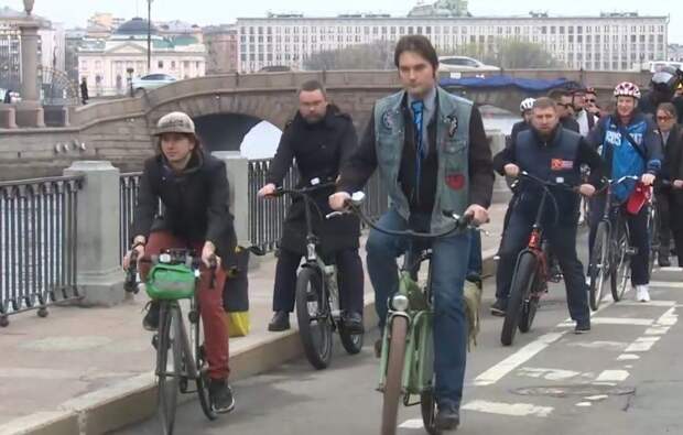 В Петербурге стартовала акция «На работу на велосипеде»