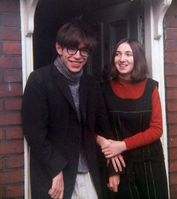 16. Стивен Хокинг с первой женой Джейн, 1965 знаменитости, редкие фотографии