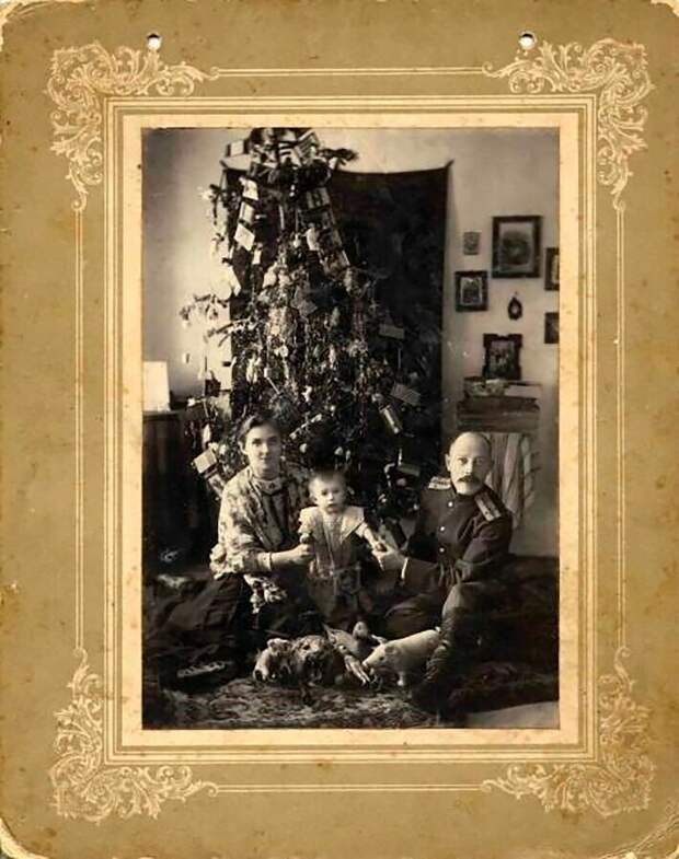 У рождественской елки, 1900-е. МАММ/МДФ