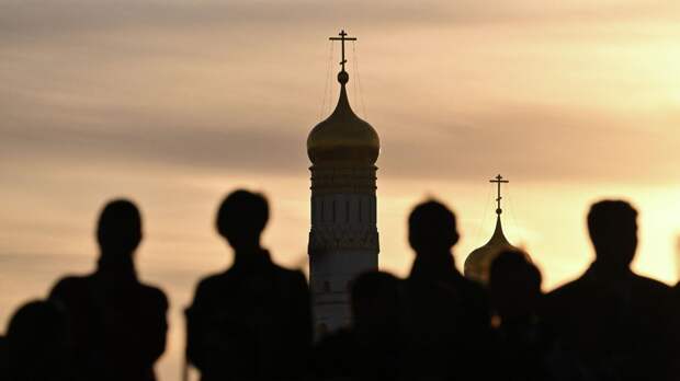 В Севастополе священник освятил кота на Пасху