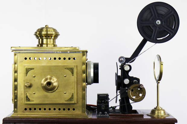 Центр костюма и реквизита "Жар-птица" показал 10 самых интересных раритетов