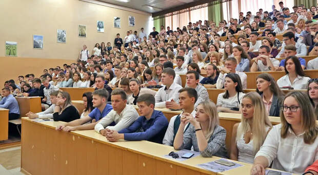 В поисках резервов: правительство вводит квоты на платные места в вузах