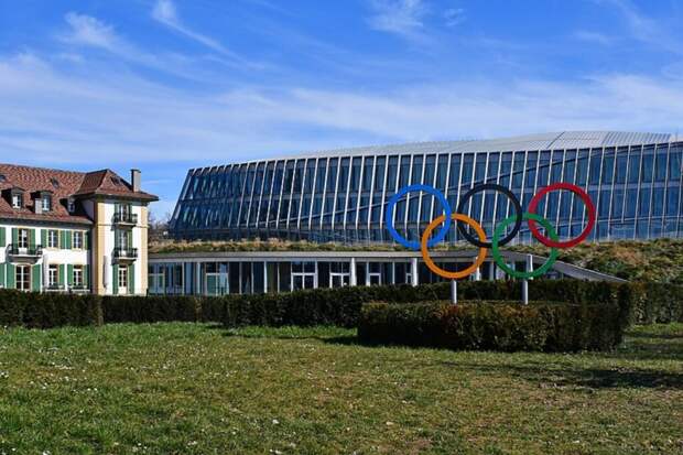 МОК не будет вручать олимпийцам из РФ перешедшие им награды