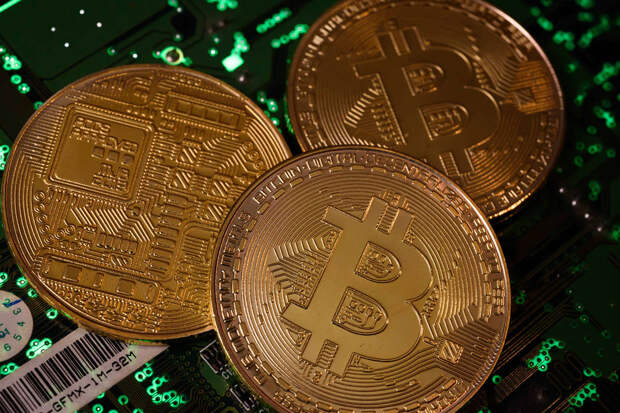 Аналитик Смирнов: интерес россиян к криптовалюте упадет из-за лимита операций