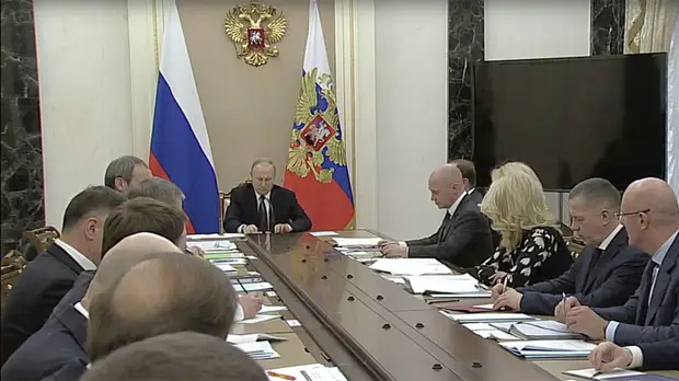 «Выявить и принять решение»: Путин о необходимости борьбы с завышением цен в аптеках в связи с коронавирусом