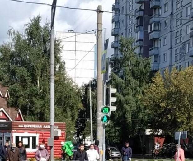 На Енисейской отремонтировали светофор