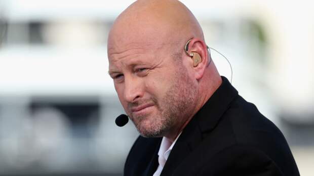 Trent Dilfer on set for an NFL pregame show.