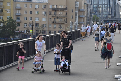 В Госдуме предложили платить семьям с детьми в десять раз больше