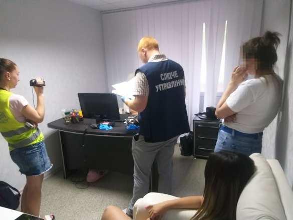 Многомиллионный порнобизнес в Николаеве: десятки веб-моделей «трудились» в три смены (ФОТО, ВИДЕО) | Русская весна