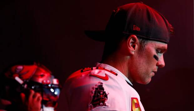 tom brady waits in tunnel