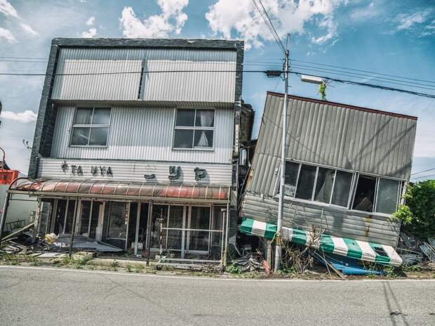 Фотограф пробрался в оставленный людьми город рядом с «Фукусимой» авария, аэс, радиация, фотограф, фукусима, япония