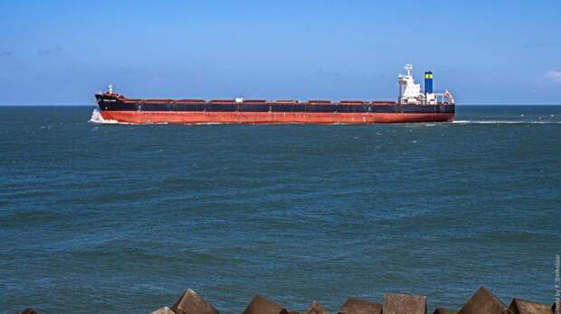 Reuters: произошел взрыв на танкере у берегов Кувейта