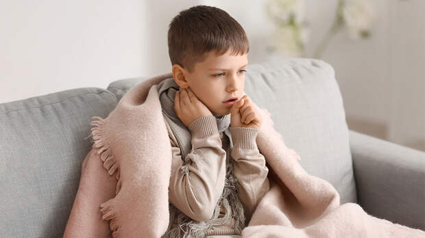 Лечим боль в горле у детей
