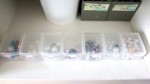 Посмотрите, что находится у меня в коробках и ящиках в швейной комнате. Мои запасы для рукоделия