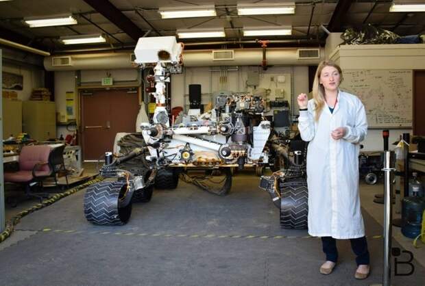 18. Фото для тех, кто всегда представлял марсоход Curiosity Rover размером с собаку в мире, вещи, интересно, познавательно, размер, фото