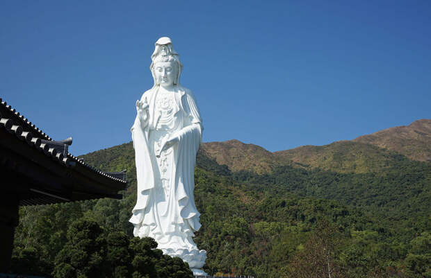 статую богини милосердия Гуань Инь