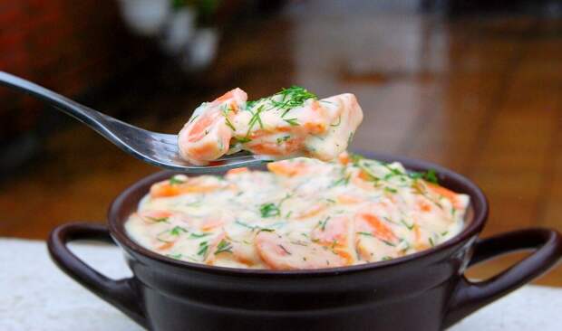Морковь в сметанном соусе, «таком густом, что можно резать ножом». Готовим блюдо из «Унесенных ветром»