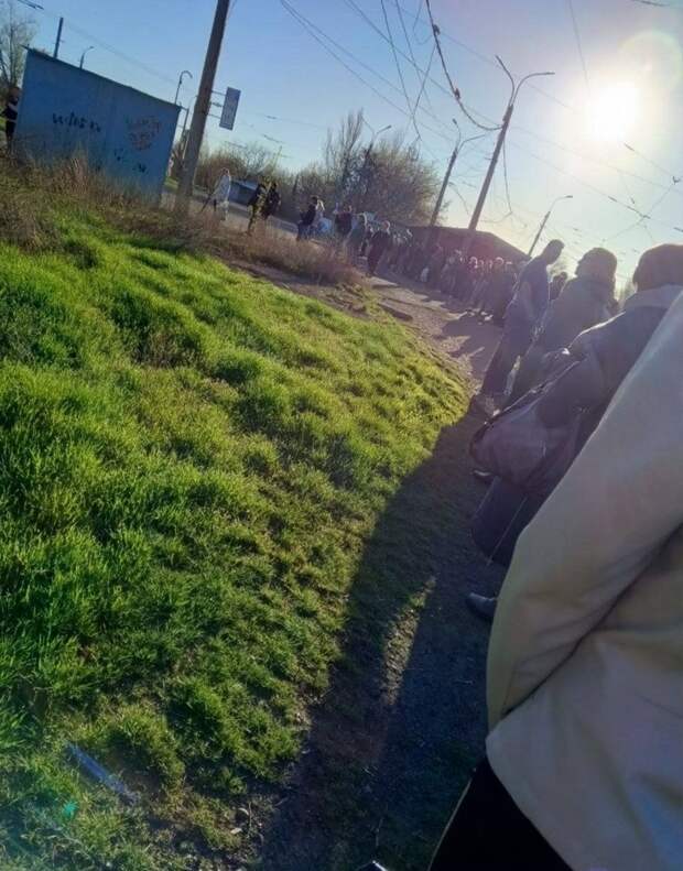 Очередь на маршрутку №11 этим утром