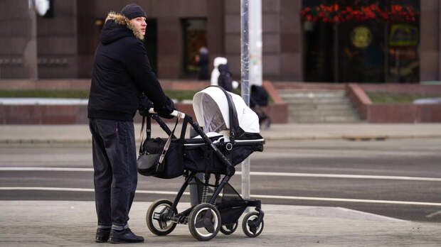 Более 50% россиян одобряют введение ДНК-тестирования на отцовство в роддоме