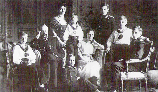 Они намного пережили своего брата: как сложилась судьба родных сестер Николая II
