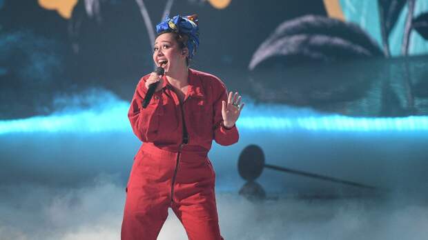 Манижа жестко ответила хейтерам на критику