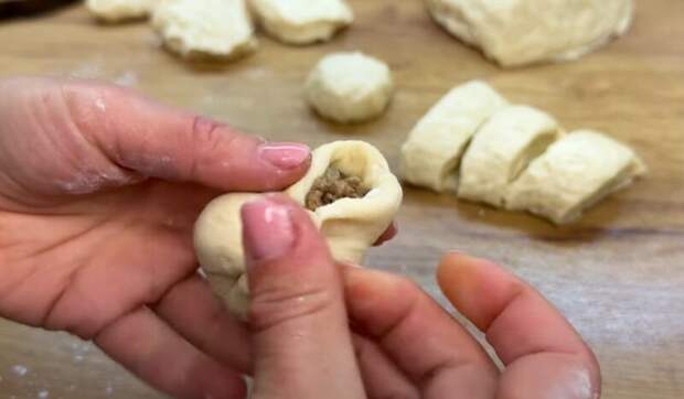 Не просто галушки, а объедение! Откройте для себя рецепт вкуснейших клецек с мясной начинкой и салом