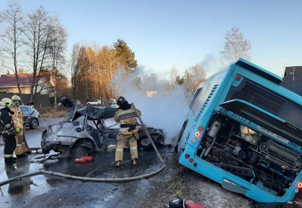 Городская прокуратура проверяет обстоятельства аварии, в которой загорелась "легковушка"