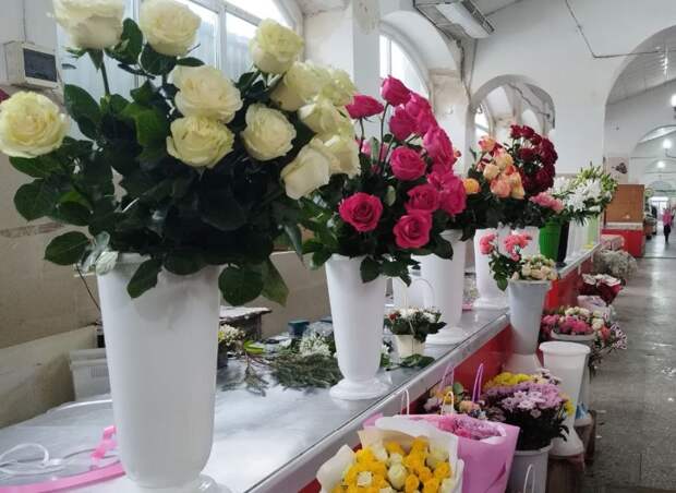 Астраханские эксперты рассказали, как не ошибиться при покупке цветов