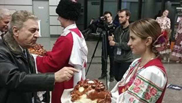 Ансамбль Любо перед встречей делегаций на конгрессе в Сочи. 28 января 2018