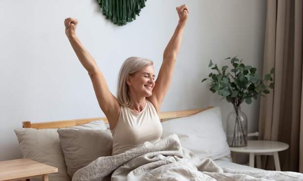 Похудеть, не вставая с кровати: 4 упражнения для всего тела, которые можно делать лежа