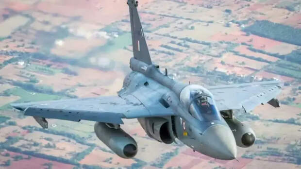 Индийский истребитель Tejas Mk1A совершил первый полёт