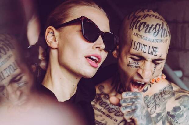 Молодожены попросили интернет-сообщество профинансировать их путешествие в Африку, потому что они сами на хотят работать