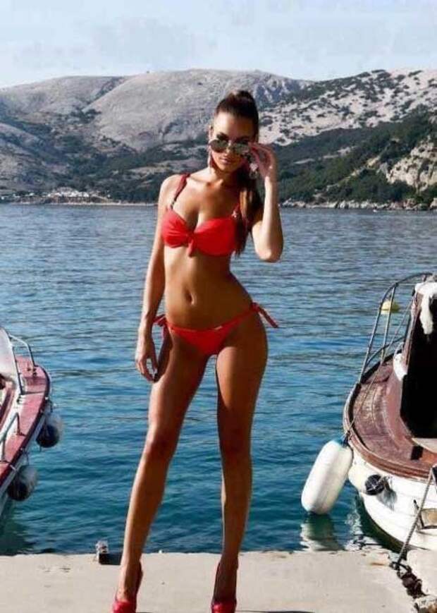 Девушки с длинными ножками