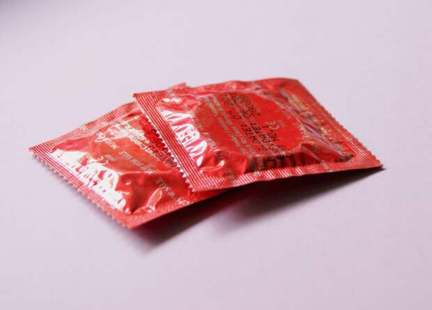 В России введут эксперимент по маркировке презервативов и филлеров