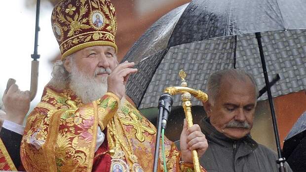 Никита Михалков поздравил Святейшего Патриарха с днем рождения