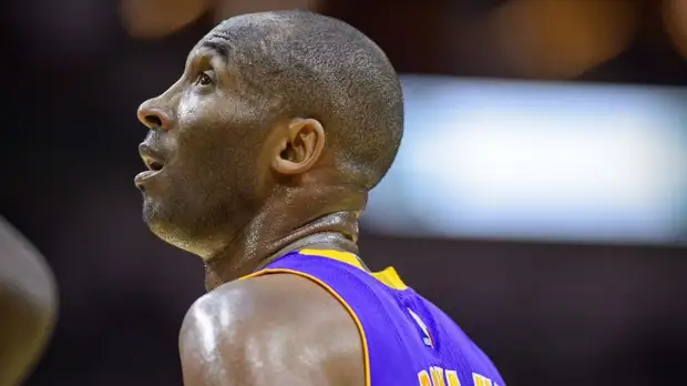 Самое высокое здание в мире украсили изображением Коби Брайанта с дочерью