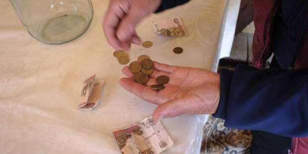 Пенсионеры в панике переписывают квартиры на детей. Что происходит?