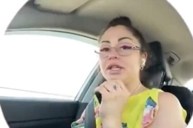 "Всем привет!": самый быстрый стрим блогерши, или Поучительная история о болтовне за рулём