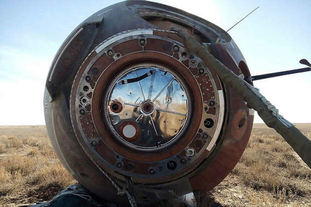 Космический корабль «Союз МС-10», запущенный утром 11 октября с Байконура на Международную космическую станцию (МКС), не вышел на орбиту из-за аварии носителя. Капсула с экипажем спустилась по баллистической траектории