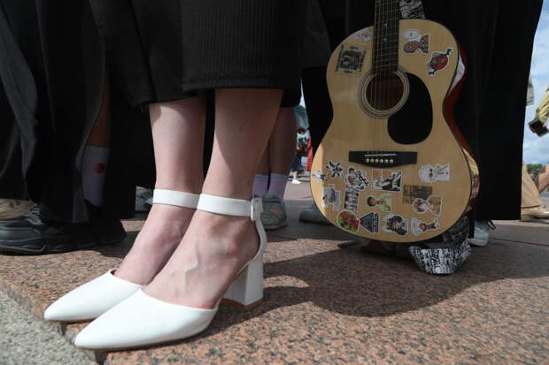 Эксперт в области моды назвала самую трендовую обувь грядущего лета