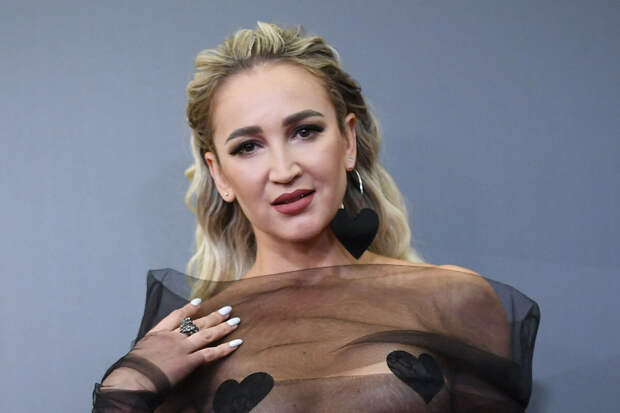 Певица Бузова заявила, что ни один ее партнер не давал ей денег