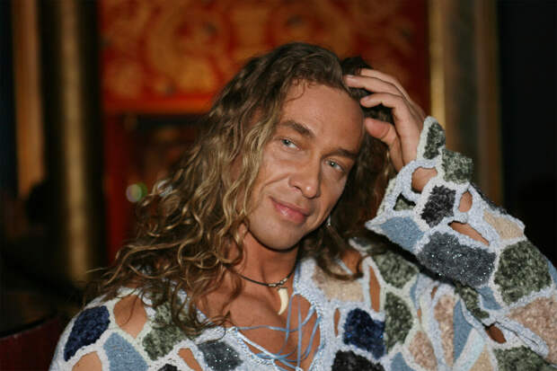 Танцор Тарзан заявил, что относится с юмором к продаже масок с его лицом